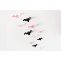 Pink & Schwarz Glitzer Fledermaus 3D Wanddeko | Halloween von squeezeandthankyou