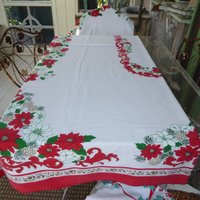 Vintage Mittelschwere Baumwollmischung Große Weihnachtstischdecke Rote Bordüre Poinsettias Tannenzapfen 81"L X 60"W Made in Brazil von ssanteaksGreatStuff