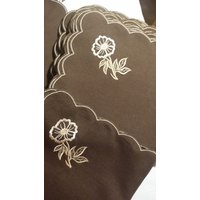 Serviette Braun Blume Beige Gestickt Name, Datum von stickgud