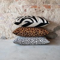 Luxus Kuhfell Kissen in 3 Farben Bedruckt Panter, Zebra , Dalmatiner 30cmx50cm von stoffdesign