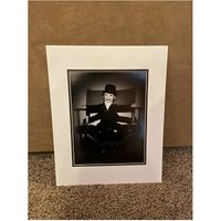 Vintage Schwarz-Weiß Nummeriertes Fotodruck Der Bauchriloquist Puppe Charlie Mccarthy Edgar Bergen Unikat Kunst von strangelyvintageco