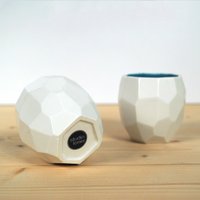 Moderne Espressotasse - Handwerklich Design Polygon Espresso Porzellan-Kaffeetasse Von Flugzeugen Poligon- Emerald Green von studiolorier