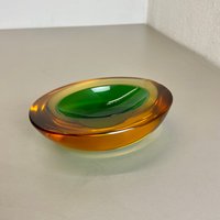 Heavy 1.5Kg Glass "Green-Yellow" Bowl Element Shell Ashtray Murano Italy, 1970S| Midcentury Modern | Vetri Heavy 1.5Kg Glass "Green-Yellow" Bowl Element Shell Ashtray Murano Italy, 1970S| Midcentury Modern | Vetri von studiomoodern