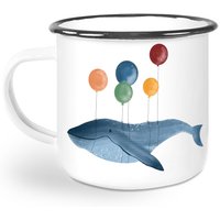 Emailletasse - Wal Fliegender Mit Ballons Campingbecher von stypsstudio