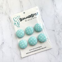 6 Aqua Polka Dot Magnete, Stoffknopf Magnet, Vintage Küchen Dekor, Sommerstil Armbänder von summerstylebracelets