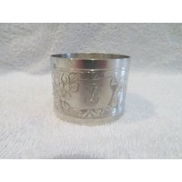 Runde Handtuch Silber Guillochiert 800 Minerve Stil Jugendstil Dekoration Visitenkarte Debain 1900 Französisch Servietten Ring von superstarliner