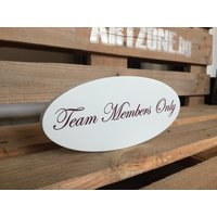 Kleines Ovales Holzschild Für Tür Oder Tür. Personalisiertes Business Holzschild. Schild. Shop-Schild. Badeschild. Pantry Büroschild von svetulka