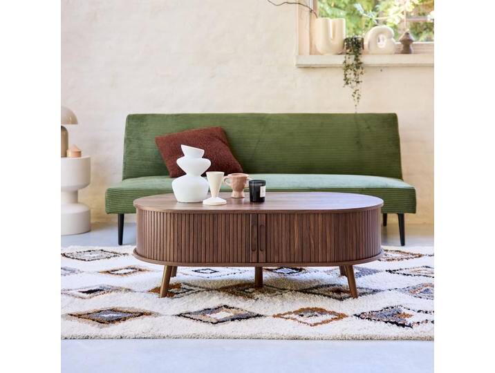 Skandinavischer Couchtisch mit geriffeltm Holzlook und 2 Schiebetüren Nussbaumfarben - sweeek von sweeek