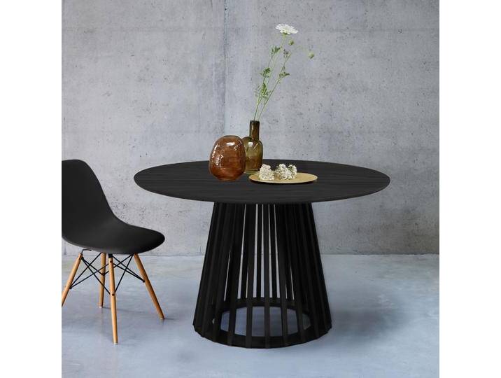 Esstisch mit Holzlook, Beine aus Tannenholz, 4 Sitze Schwarz - sweeek Esstisch mit Holzlook, Beine aus Tannenholz, 4 Sitze Schwarz - sweeek von sweeek