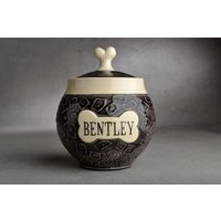 Personalisierte Hunde Leckerli Dose Quadrate Schwarz Weiß Keramik Haustier Behälter Auf Bestellung Von Symmetrical Potter von symmetricalpottery