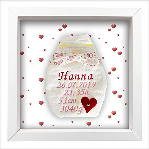 Tanjo Bestickte Windel im Rahmen weiß, Mädchen, süßes Geschenk zur Geburt I Taufgeschenk, mit Kristallen verziert | Name, Datum, Uhrzeit, Gewicht und Größe | Nachhaltiges Babygeschenk Tanjo Bestickte Windel im Rahmen weiß, Mädchen, süßes Geschenk zur Geburt I Taufgeschenk, mit Kristallen verziert | Name, Datum, Uhrzeit, Gewicht und Größe | Nachhaltiges Babygeschenk von Tanjo