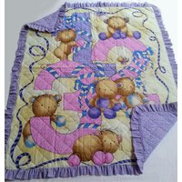 Handgefertigte Baby Quilt - Handgefertigt Lila Babydecke Teddybär-Druck Reine Baumwolle Waschbar Hand-Genäht Baby-Geschenk von tannusquilts