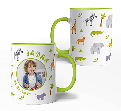 personalisierte Kinder-Tasse Safari Tiere Motiv - mit Namen, Datum und Foto - Fototasse Kindergarten Schule Geburtstag (Grün) von tassenprinter