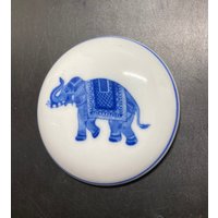 Vintage Keramik Blau Und Weiß Topf Deckel, Mit Elefant von tatiana275