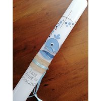 Taufkerze Wal Fisch Jungen Kreuz Blau Wasser Mädchen Farbwünsche Möglich Kommunionkerze Kommunionskerze Wachsverzierungen Wachsbeschriftung von taufkerzenwaltrop