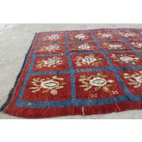 Handgewebter Wollteppich Roter & Blauer Boho Saloon Teppich 160 X 150 Handgewebter Wollteppich Roter & Blauer Boho Saloon Teppich 160 X 150 von teatimerugs