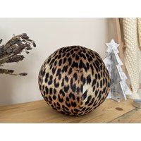 Samt Leopard Ball Kissen, Cheetah Print Design Rund Für Modernes Haus von teotushop