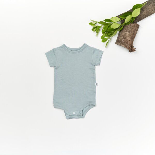 tetoi-vienna TENCEL kurzarm Baby Body "Waldbad" - NEWBORN von tetoi-vienna
