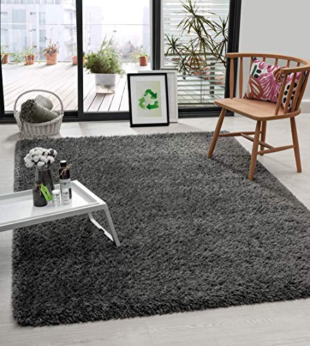 the carpet Green Velvet Wohnzimmer Öko Teppich, Hochflor besteht aus 100% recyceltem Polyester, Langflor, Luxuriöse Felloptik, Kuschelig Weich, Anthrazit, 80 x 150 cm von the carpet