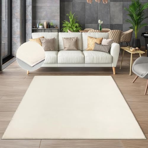 the carpet Cosy kuschelig Warmer Fellteppich, weich und elegant, waschbar und Fußbodenheizung geeignet, Öko-Tex Zertifiziert, Hellbeige, 140 x 200 cm von the carpet