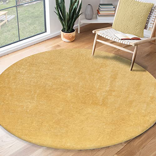 the carpet Relax Moderner Flauschiger Kurzflor Teppich, Anti-Rutsch Unterseite, Waschbar bis 30 Grad, Super Soft, Felloptik, Gold, 120 x 120 cm Rund von the carpet