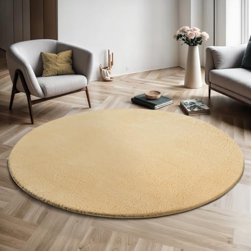 the carpet Relax Moderner Flauschiger Kurzflor Teppich, Anti-Rutsch Unterseite, Waschbar bis 30 Grad, Super Soft, Felloptik, Gold, 120 x 120 cm Rund von the carpet