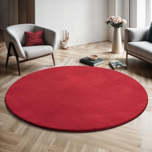 the carpet Relax Moderner Flauschiger Kurzflor Teppich, Anti-Rutsch Unterseite, Waschbar bis 30 Grad, Super Soft, Felloptik, Rot, 120 x 120 cm Rund von the carpet