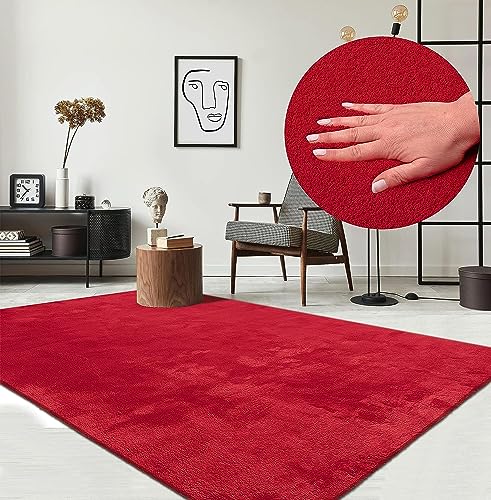 the carpet Relax Moderner Flauschiger Kurzflor Teppich, Anti-Rutsch Unterseite, Waschbar bis 30 Grad, Super Soft, Felloptik, Rot, 140 x 200 cm von the carpet