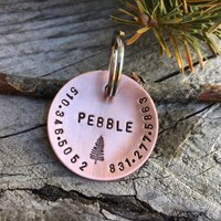 Benutzerdefinierte Hundemarke - Haustier Marke Waldhundemarke Hundehalsband Namensmarke Handgestempelte Kiefern Bäume von theCopperPoppy