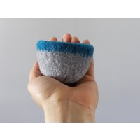 Colorblock Gefilzte Wolleschale - Hellgraue Und Türkise Ringschale Frühling Geschenkidee Für Lehrer Colorblock Gefilzte Wolleschale - Hellgraue Und Türkise Ringschale Frühling Geschenkidee Für Lehrer von theFelterie