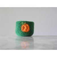 Filzschüssel Aus Wolle Erntedank-Kürbis Filzschüssel Aus Wolle Erntedank-Kürbis von theFelterie