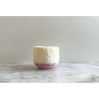Gefilzte Wollschüssel - Blumentopf Weiß Und Hellrosa Schmuckschatulle Ringschale von theFelterie