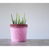 Woll-Blumentopf - Gefilzter Kaktus Oder Zimmerpflanze-Übertopf Pflanztopf Mit Wasserdichter Auskleidung Textilkunst Pink Frühlingsinspiriertes von theFelterie