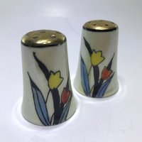 Paar S&p Streuer Zartes Handbemaltes Porzellan Irisierend Mit Gold Paar S&p Streuer Zartes Handbemaltes Porzellan Irisierend Mit Gold von theGardenOfSweden