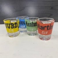 Schnapsgläser Assorted Daiquiri-Rum Sours-Roggen Manhattan-Bourbon Martini-Gin Neuheit Barware Collectibles Buyer's Choice Schnapsgläser Assorted Daiquiri-Rum Sours-Roggen Manhattan-Bourbon Martini-Gin Neuheit Barware Collectibles Buyer's Choice von theGardenOfSweden