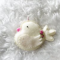 Weiße Taube Dekoration, Frühlingsvogel Ornament, Gestickte Blumen, Handgemachte Filz Verzierung, Handgenähtes Geschenk, Frühlings Dekor, Muttertag von theLilFeltRepublic