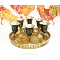 Vintage Messing Kelche Mit Tablett ... Galerie Weingläsern Sherrys Liköre Vintage Messing Kelche Mit Tablett ... Galerie Weingläsern Sherrys Liköre von theVINTAGEporter