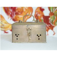 Vintage Messing Potpourri-Box Oder Cricket-Box rustikale Messingbox Vintage Messing Potpourri-Box Oder Cricket-Box rustikale Messingbox von theVINTAGEporter