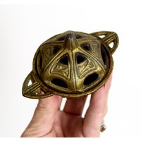 Vintage Vantines Räuchergefäß...vergoldetes Gusseisen Art Deco Dreibein Räuchergefäß Vintage Vantines Räuchergefäß...vergoldetes Gusseisen Art Deco Dreibein Räuchergefäß von theVINTAGEporter