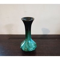 Blue Mountain Keramik Posy/Vase Trompetenvase. Hervorragender Zustand von thebricabracboutique