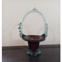 Vintage Rubinrot Melierter Glas Zierkorb. Sehr Guter Zustand von thebricabracboutique