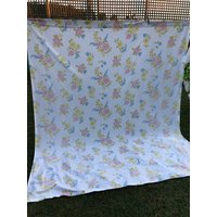 Vintage Pacific Miracale Pink, Gelb Und Blau Blumendruck Poly Baumwollmischung Standard Doppel Flachdecke Vintage Pacific Miracale Pink, Gelb Und Blau Blumendruck Poly Baumwollmischung Standard Doppel Flachdecke von thecherrychic