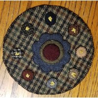 Wolle Applikation Tischset, Pfennig Teppich, Kerzenmatte, Becher Gefilzte Untersetzer, Mittelstück, Primitive Folk Art von thedawnofcreation
