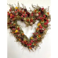 Herbst-Sonnenblume Und Süße Annie Herz-Kranz, 3 Größen Erhältlich, Hochzeitsgeschenk, Einweihungsgeschenk Herbst-Sonnenblume Und Süße Annie Herz-Kranz, 3 Größen Erhältlich, Hochzeitsgeschenk, Einweihungsgeschenk von thegarlicpeopleshop