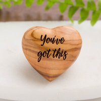 Sie Haben Dieses Olivenholz Herz Wort Token Support Heart von thelaserengravingco