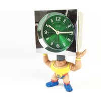 Vintage Uwestra Wecker in Grün Space Age Decor, Made West Germany von thelittlebikers