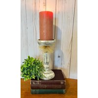 Vom Bauernhof Inspirierter Kerzenhalter Aus Holz ~ Abgenutzt in Weichem Weiß Mit Schöner Alterung Kerzenständer Hochzeit Herzstück Kerzenkunst von thelittlebluehouse