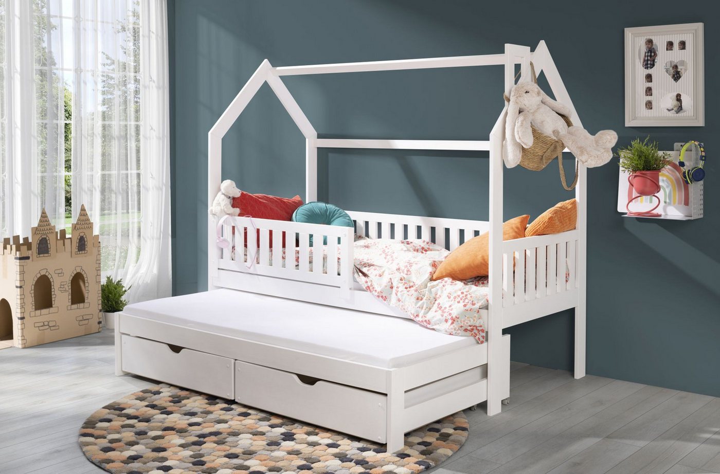 thematys Kinderbett Hausbett mit Ausziehbett und 2 Schubladen weiß / Natur Kinderbett (MADE IN EU - in den Größen 80x160, 80x180 und 90x200cm erhältlich, für Jungen und Mädchen, in weiß oder Naur), mit abnehmbaren Rausfallschutz von thematys