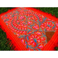 Einzigartiger Woll Teppich Kashmiri Namda Hand Gefilzt Und Bestickt | Blumenmuster Mandala Bunter Für Schlafzimmer Oder Wohnzimmer von theshantihome