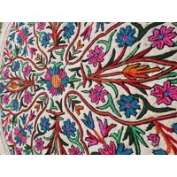 Handbestickter Filzteppich "Namda" - Zauberhafter Woll Teppich Für Dein Zuhause, Kashmir-Wollteppich Hand Gefilzt Blumen Mandala von theshantihome